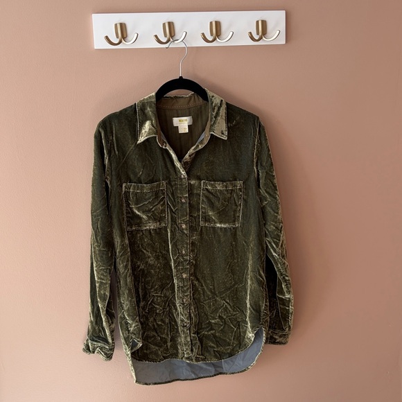 Maeve Tops - MAEVE Anthropologie Karina Velvet Holly Green Button Up Shirt Size 6